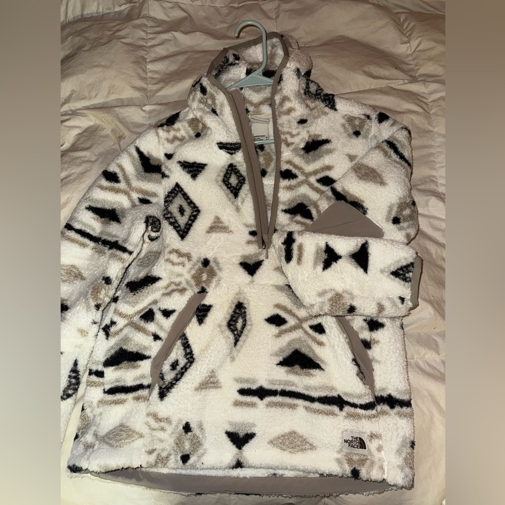 Northface neutral fleece pull over